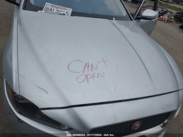 2017 JAGUAR XE SAJAD4BN9HA968775 Photo 9