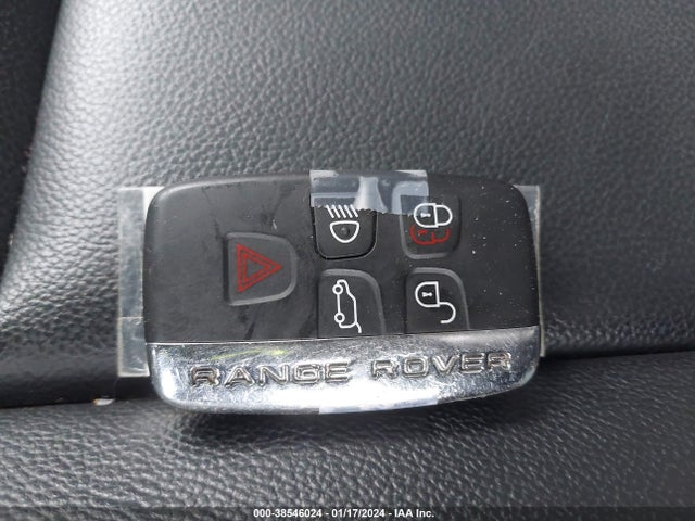 2017 JAGUAR XE SAJAD4BN9HA968775 Photo 10