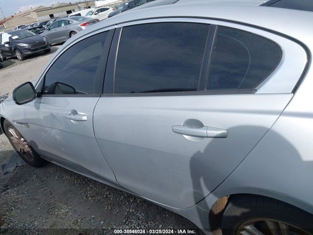 SAJAD4BN9HA968775 Jaguar Xe 20d Premium