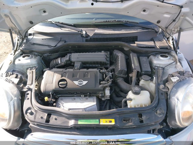 2011 MINI COOPER WMWSU3C56BTX95561 Photo 9