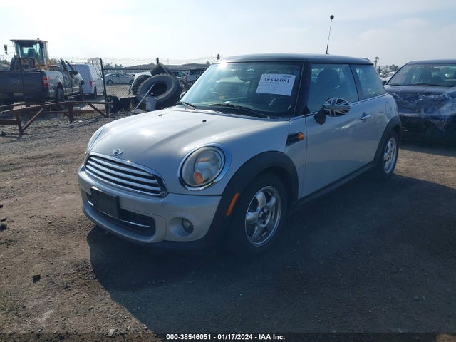 2011 MINI COOPER WMWSU3C56BTX95561 Photo 1