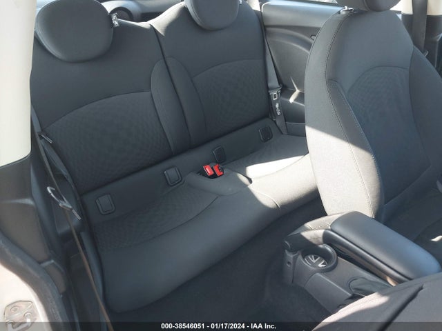 2011 MINI COOPER WMWSU3C56BTX95561 Photo 7