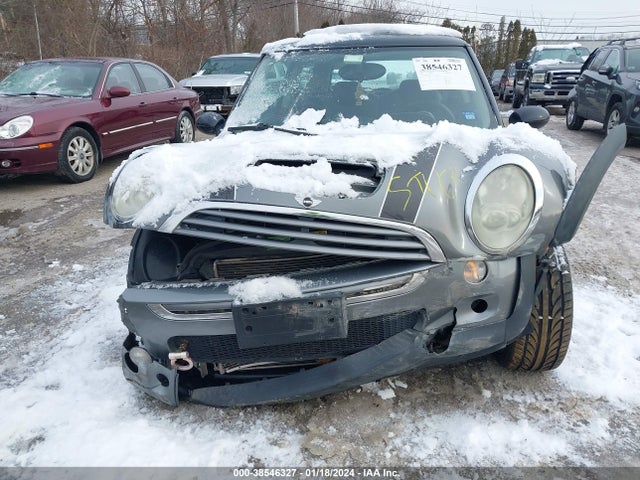 2006 MINI COOPER S WMWRE33516TL17923 Photo 5