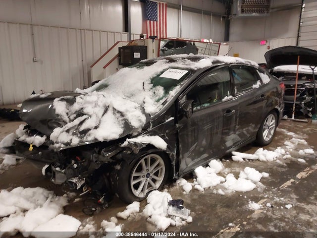Ford FOCUS SE 2018 1FADP3F23JL254380 Image 2