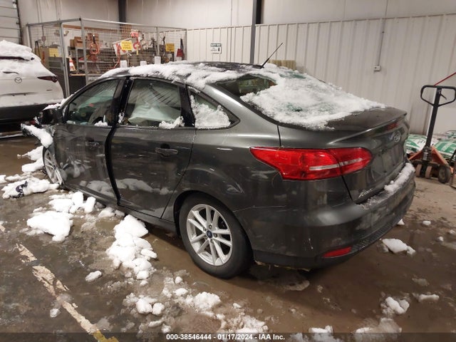 Ford FOCUS SE 2018 1FADP3F23JL254380 Image 3