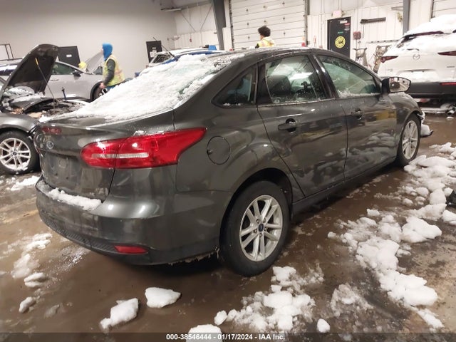 Ford FOCUS SE 2018 1FADP3F23JL254380 Image 4