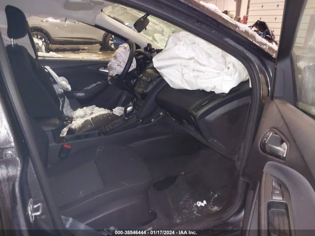 Ford FOCUS SE 2018 1FADP3F23JL254380 Image 5