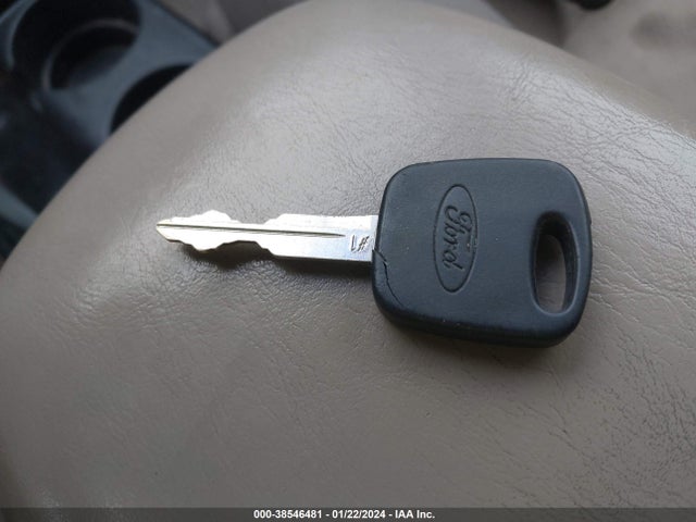 2003 FORD ESCAPE XLS VIN: 1FMYU92113KC86267
