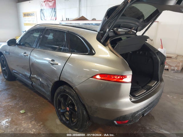 2020 JAGUAR F-PACE SADCJ2FX4LA631640 Photo 2