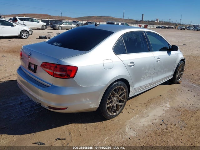 3VWLA7AJ2FM204358 Volkswagen Jetta 2.0l Tdi Se
