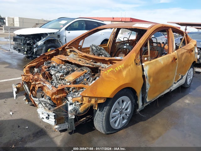 Toyota Prius Two 2017 JTDKBRFU7H3038725 Image 2