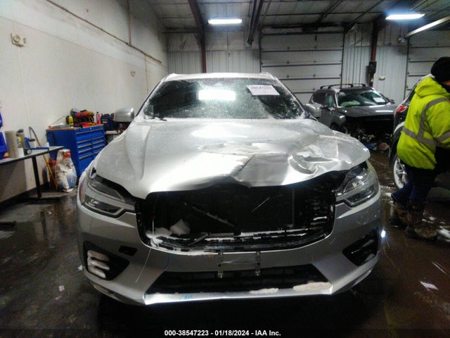LYV102DM5KB357676 Volvo Xc60 T5 R-design