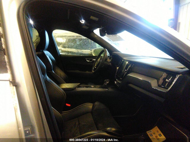 LYV102DM5KB357676 Volvo Xc60 T5 R-design