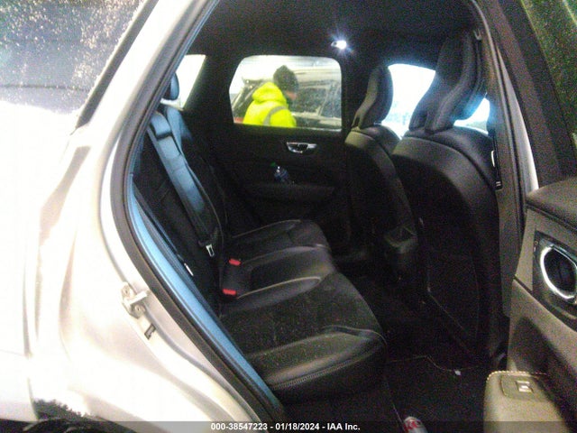 LYV102DM5KB357676 Volvo Xc60 T5 R-design