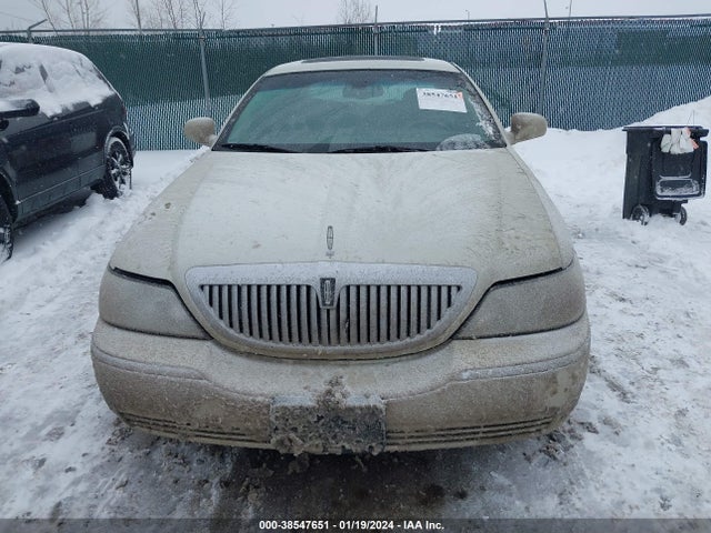 2004 LINCOLN TOWN CAR ULTIMATE VIN: 1LNHM83W34Y687502