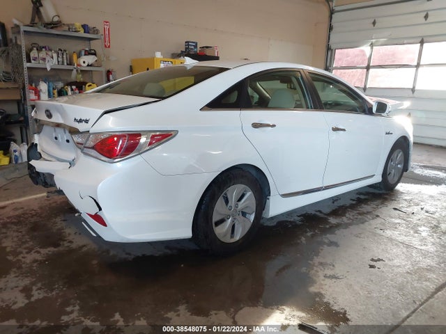 Hyundai SONATA HYBRID 2015 KMHEC4A41FA127540 Image 4