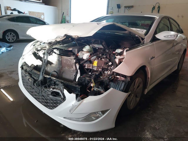 Hyundai SONATA HYBRID 2015 KMHEC4A41FA127540 Image 6