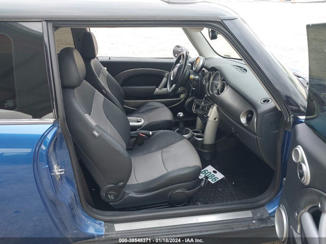 2006 MINI COOPER S WMWRE33586TL21547 Photo 4