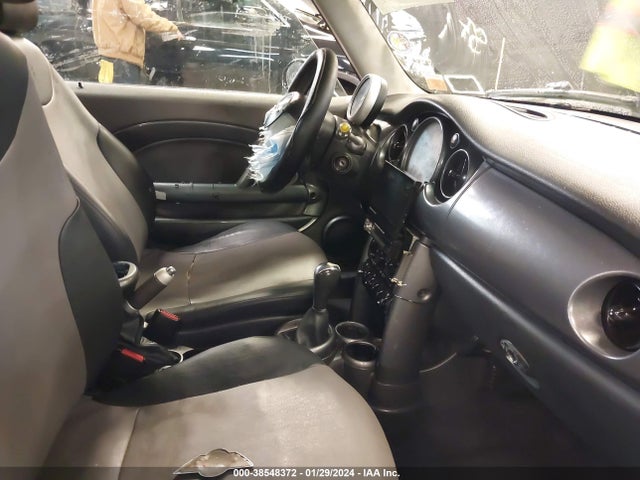 2006 MINI COOPER WMWRC33566TK16575 Photo 4