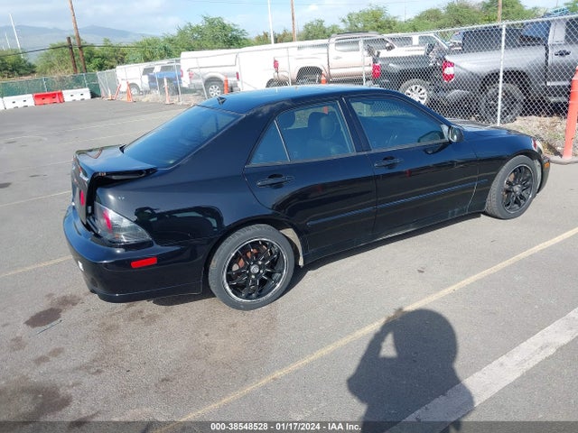 2002 LEXUS IS 300 BASE W/5-SPEED AUTO VIN: JTHBD192020058053