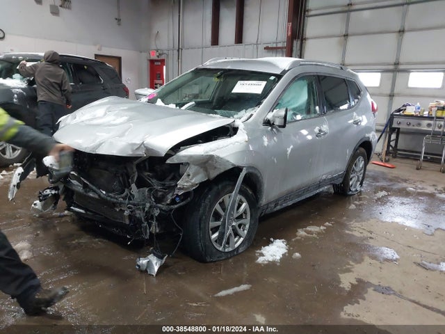 Nissan ROGUE SV 2018 KNMAT2MV4JP583209 Image 2