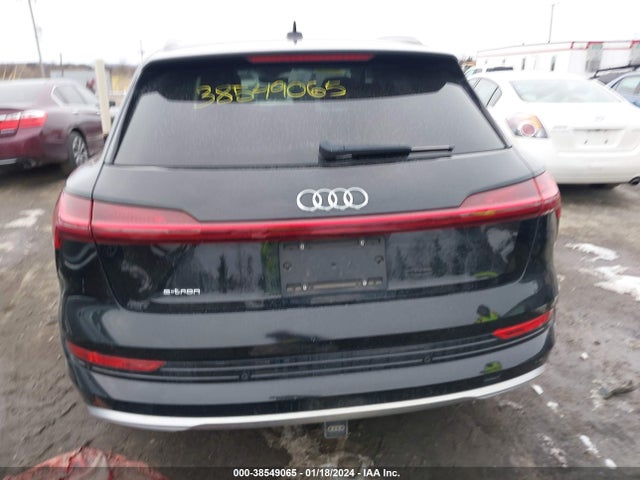 WA1VAAGE5KB010132 Audi E-tron Premium Plus