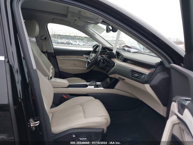 WA1VAAGE5KB010132 Audi E-tron Premium Plus