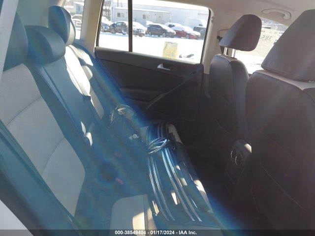 38549404 :رقم المزاد ، WVGBV7AX4GW583951 vin ، 2016 Volkswagen Tiguan S مزاد بيع