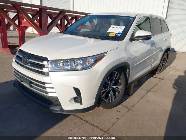 Toyota Highlander Le 2019 5TDZARFH4KS058389 Image 2