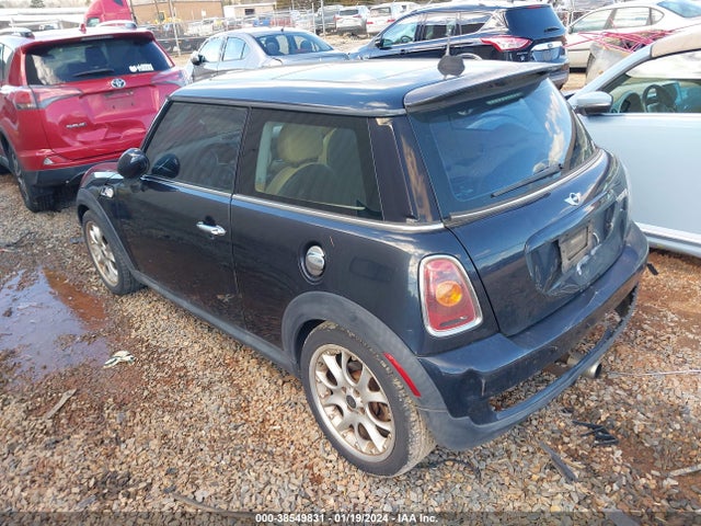 2008 MINI COOPER S WMWMF73568TV38905 Photo 2