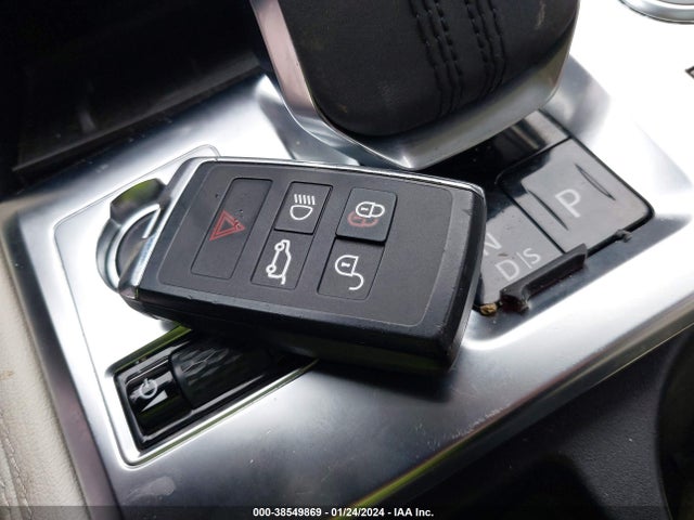 2021 JAGUAR F-PACE SADCJ2EX2MA684551 Photo 10