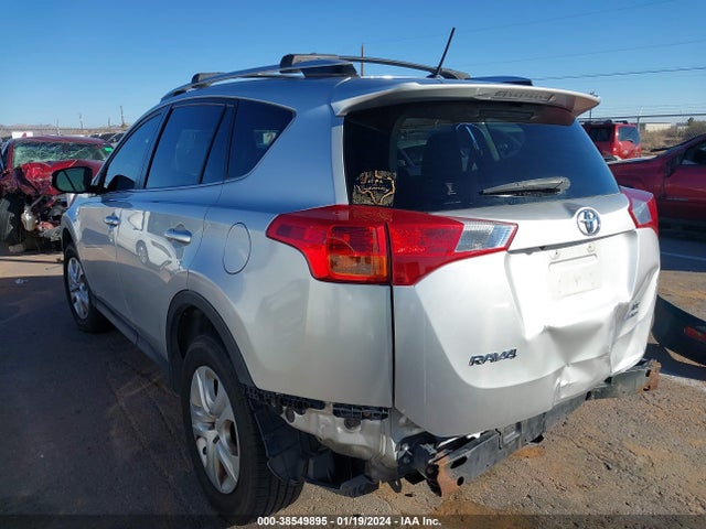 Toyota RAV4 LE 2015 JTMBFREV0FJ049492 Image 3