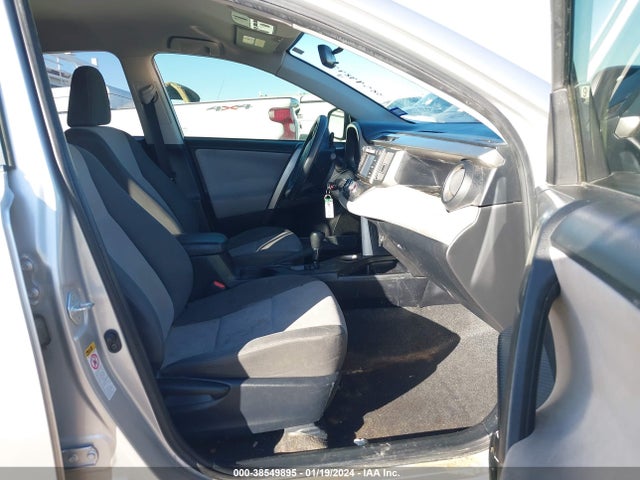 Toyota RAV4 LE 2015 JTMBFREV0FJ049492 Image 5