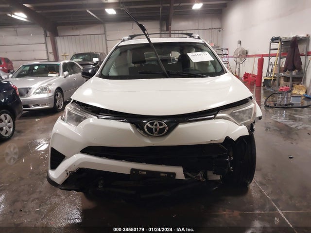 Toyota RAV4 LE 2016 JTMBFREV2GD184893 Image 13