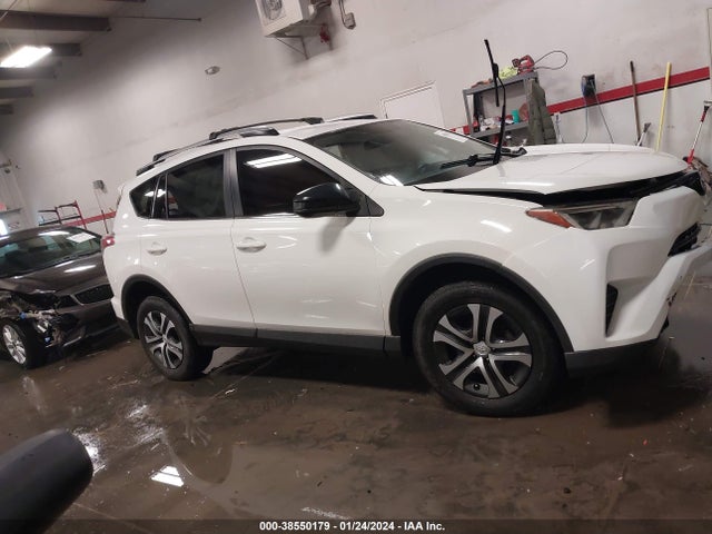 Toyota RAV4 LE 2016 JTMBFREV2GD184893 Image 14