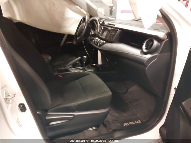 Toyota RAV4 LE 2016 JTMBFREV2GD184893 Image 5