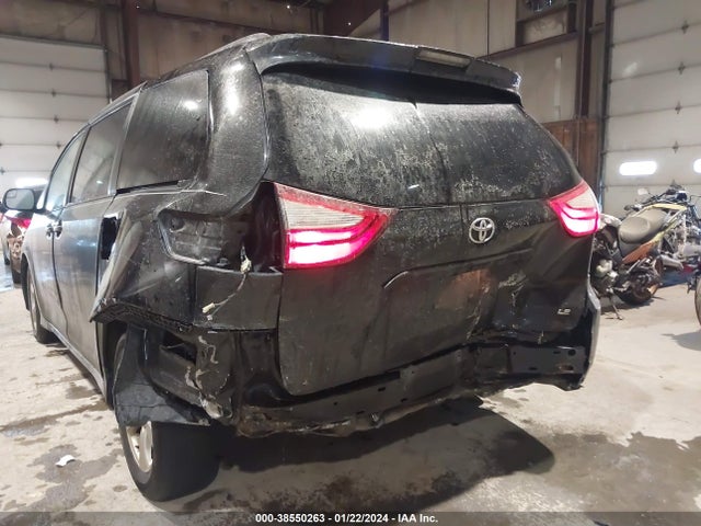 2019 TOYOTA SIENNA LE 8 PASSENGER VIN: 5TDKZ3DC0KS996243