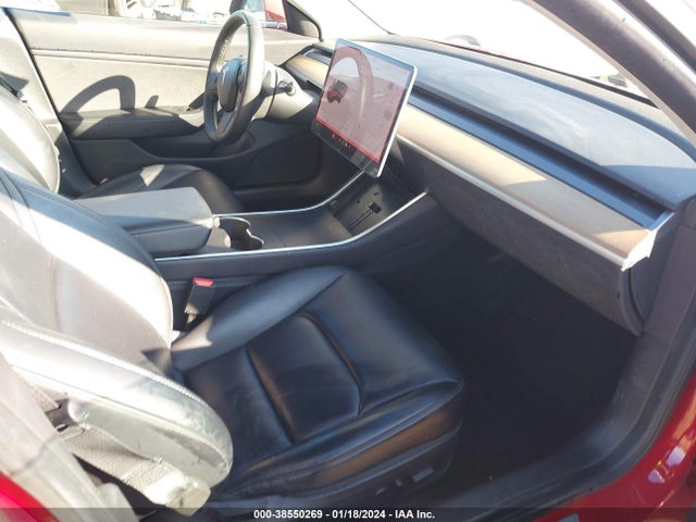 2019 TESLA MODEL 3 5YJ3E1EB5KF440492 Photo 4