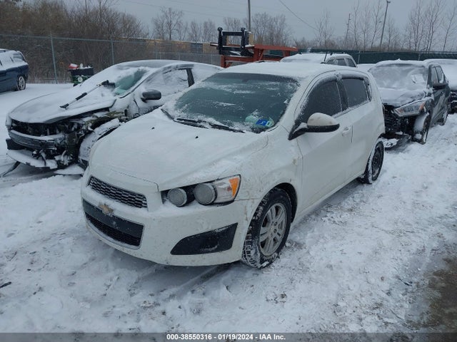 Chevrolet Sonic Lt Auto 2015 1G1JC6SH5F4144297 Image 2