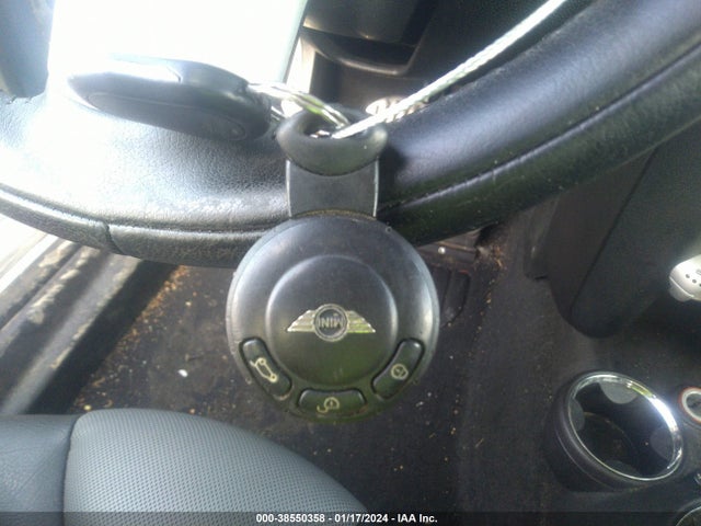 2008 MINI COOPER S WMWMF73518TV34972 Photo 10