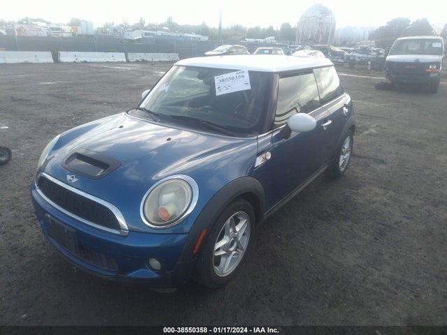 2008 MINI COOPER S WMWMF73518TV34972 Photo 1
