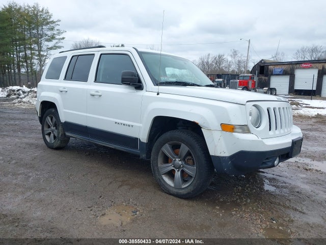 2015 1C4NJRFB1FD348844 main image
