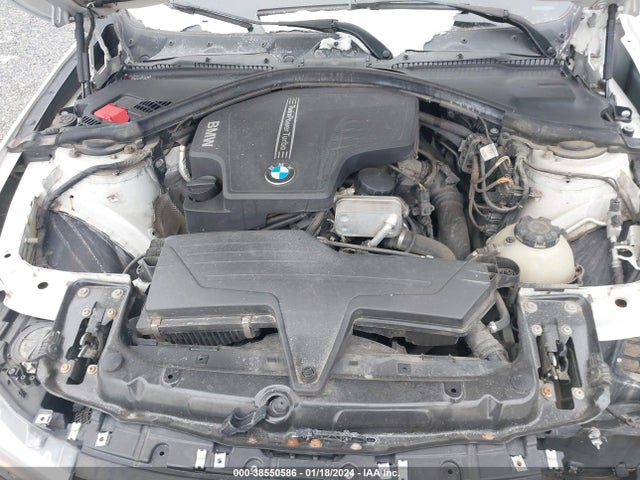 BMW 320i Xdrive 2014 WBA3C3C52EF983472 Image 10