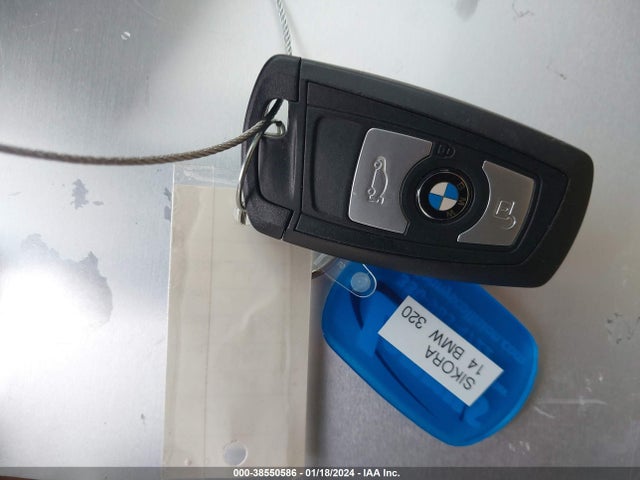 BMW 320i Xdrive 2014 WBA3C3C52EF983472 Image 11