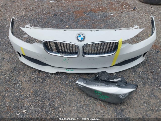 BMW 320i Xdrive 2014 WBA3C3C52EF983472 Image 12