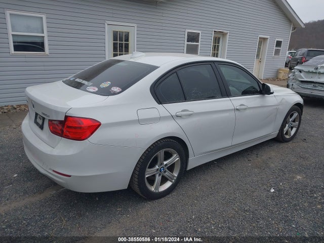 BMW 320i Xdrive 2014 WBA3C3C52EF983472 Image 4