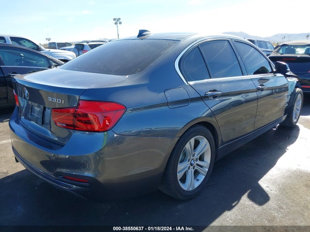 BMW 330I 2018 WBA8B9C58JEE82858 Image 4