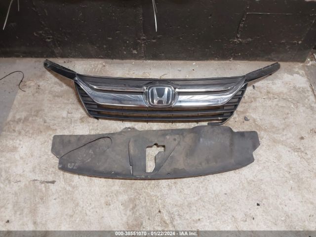 5FNRL6H82JB018109 Honda Odyssey Touring