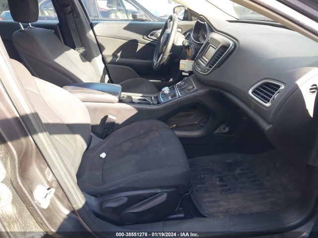 Chrysler 200 Limited 2016 1C3CCCAB1GN110675 Image 5