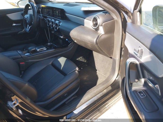 Mercedes-Benz A 220 2019 WDD3G4EB5KW035990 Image 5